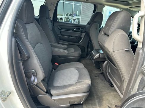 Used 2015 Chevrolet Traverse LT w/ Style and Technology Package FWD image 30