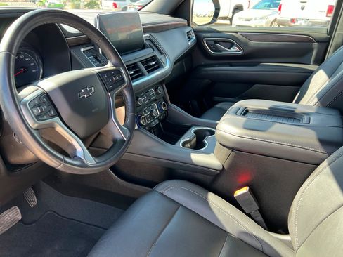 Used 2021 Chevrolet Suburban Z71 w/ Luxury Package AWD/4WD image 15