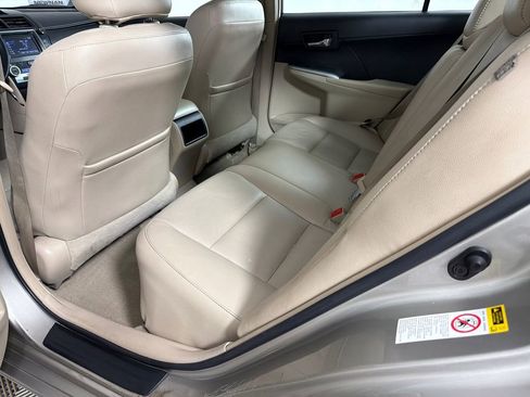 Used 2014 Toyota Camry LE FWD image 17