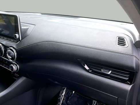 Used 2024 Nissan Sentra SV FWD image 19