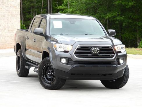 Used 2019 Toyota Tacoma SR5 RWD image 17