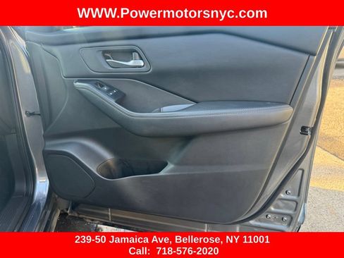 Used 2024 Nissan Rogue SV FWD image 28