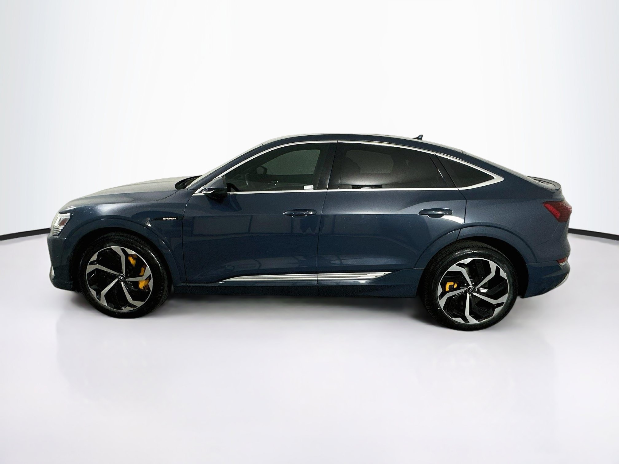 Used 2020 Audi e-tron Prestige w/ Prestige Package AWD/4WD image 4