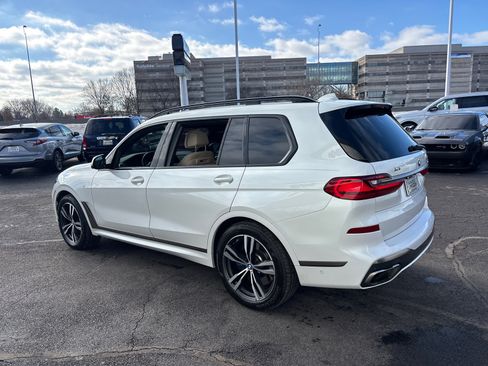 Used 2022 BMW X7 M50i w/ Cold Weather Package image 5
