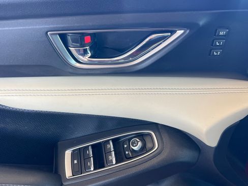 Used 2022 Subaru Ascent Limited w/ Technology Package image 8