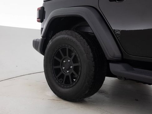 Used 2018 Jeep Wrangler Unlimited Sport S AWD/4WD image 19
