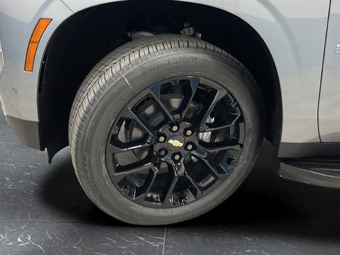 New 2026 Chevrolet Suburban Premier w/ Sun And Tow Package AWD/4WD image 40