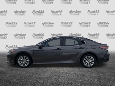 Used 2020 Toyota Camry LE image 7