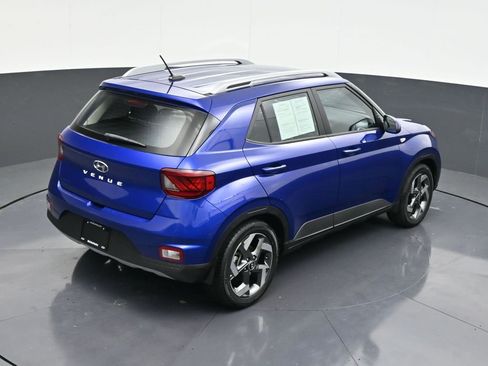 Used 2023 Hyundai Venue Limited image 25