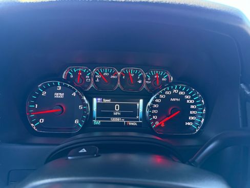 Used 2020 Chevrolet Suburban LT image 41