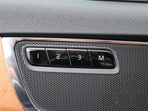 Used 2022 Volvo XC90 T6 Momentum image 31
