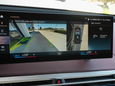 Certified 2023 BMW iX xDrive50 w/ Premium Package AWD/4WD image 25