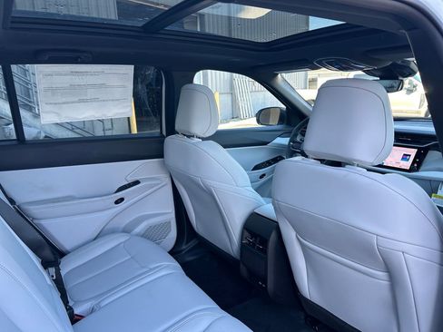 New 2026 Jeep Cherokee Limited image 30