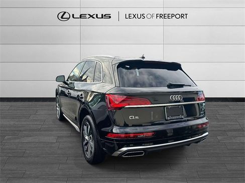 Used 2023 Audi Q5 2.0T Prestige w/ Prestige Package image 6