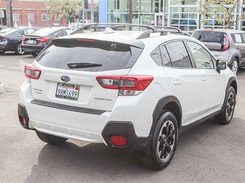 Used 2022 Subaru Crosstrek 2.0i Premium w/ Moonroof Package image 5