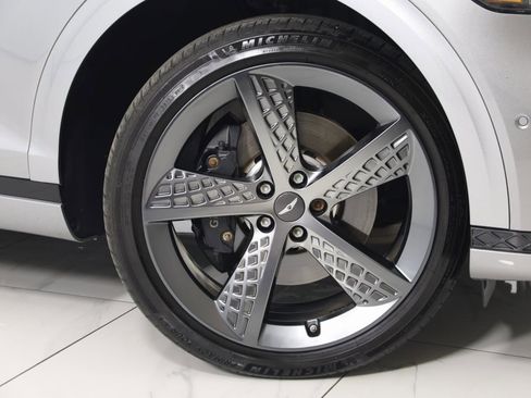 Used 2023 Genesis GV70 2.5T w/ Sport Prestige Package image 17