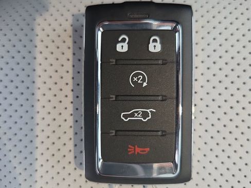 New 2026 Jeep Cherokee Overland w/ Advanced Pro Tech Group AWD/4WD image 36