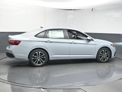 Used 2026 Volkswagen Jetta Sport FWD image 8