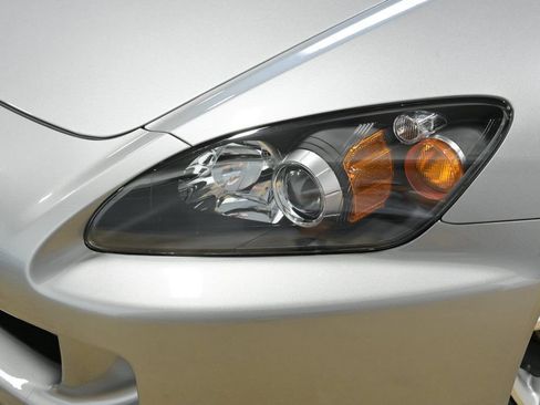 Used 2005 Honda S2000 image 6