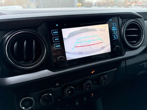 Used 2019 Toyota Tacoma TRD Sport w/ Technology Package image 22