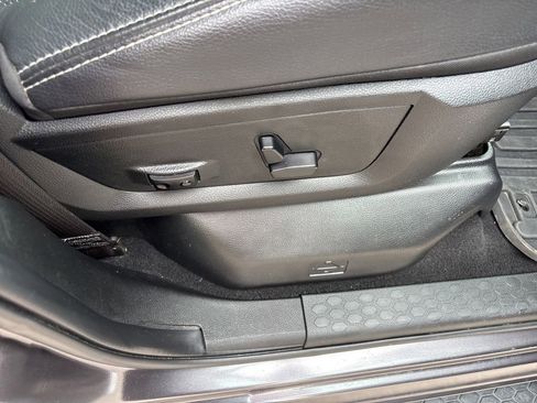Used 2018 RAM 1500 Laramie w/ Convenience Group AWD/4WD image 48