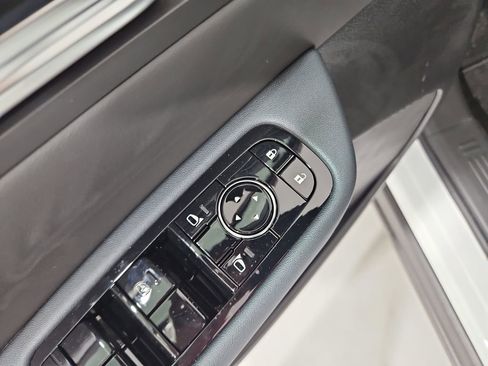 New 2026 Nissan Leaf Platinum+ image 12