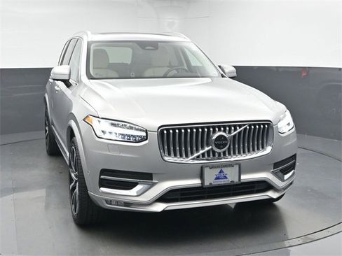 Used 2023 Volvo XC90 B6 Plus image 2