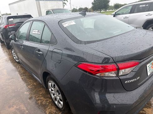 Used 2025 Toyota Corolla LE FWD image 4