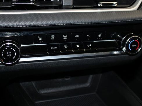 Used 2025 Chevrolet Equinox LT image 17