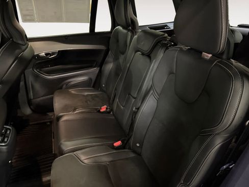 Used 2019 Volvo XC90 T6 R-Design w/ Protection Package Premier image 17