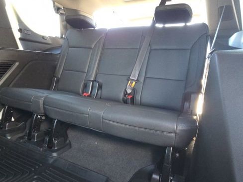 Used 2022 Chevrolet Tahoe Z71 w/ Luxury Package image 13