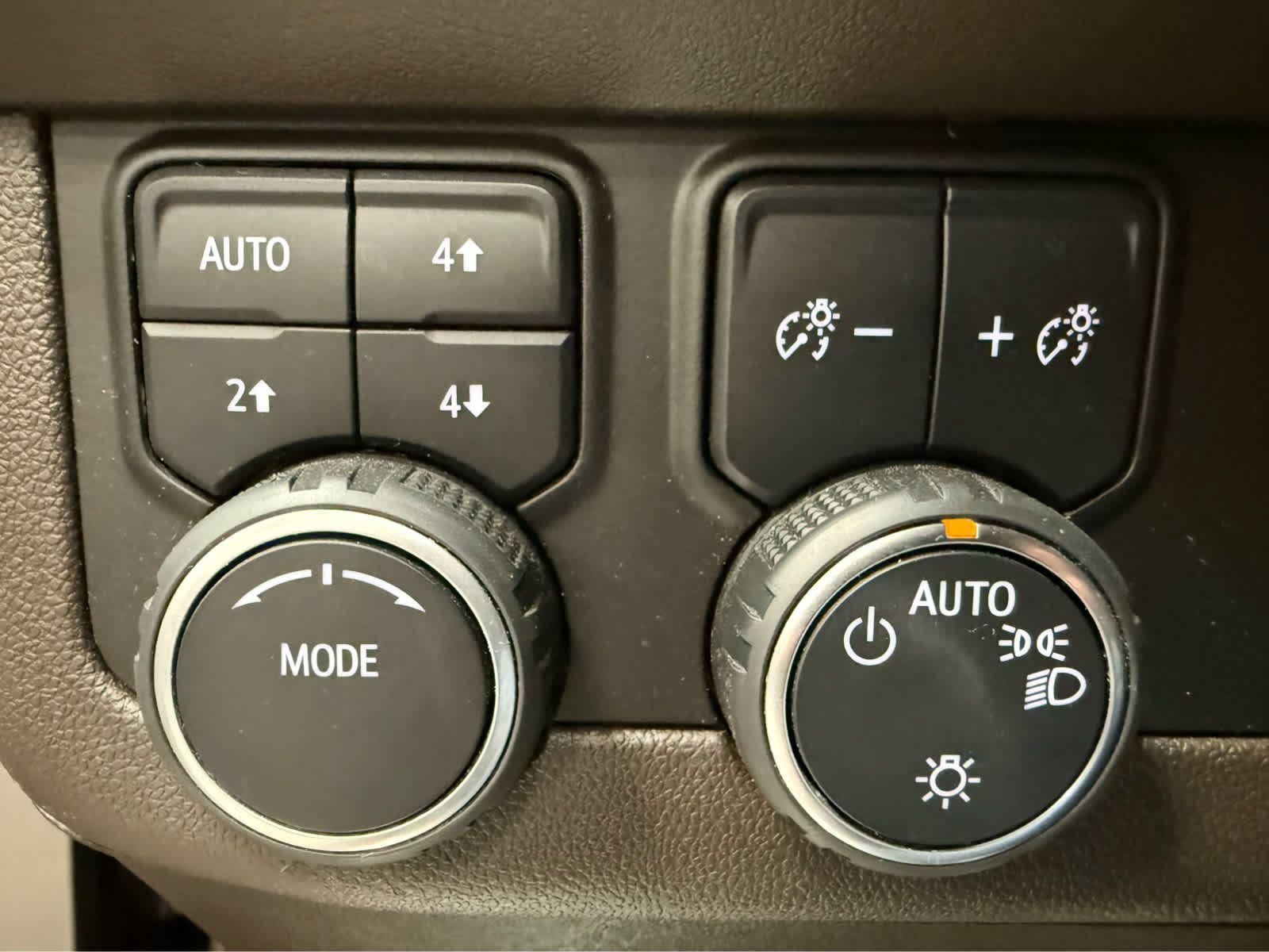 Used 2021 Chevrolet Tahoe Z71 w/ Rear Media and Nav Package AWD/4WD image 25