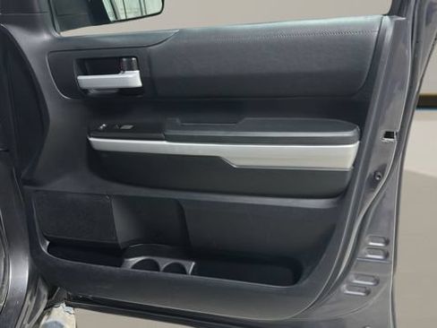 Used 2018 Toyota Tundra SR5 AWD/4WD image 32