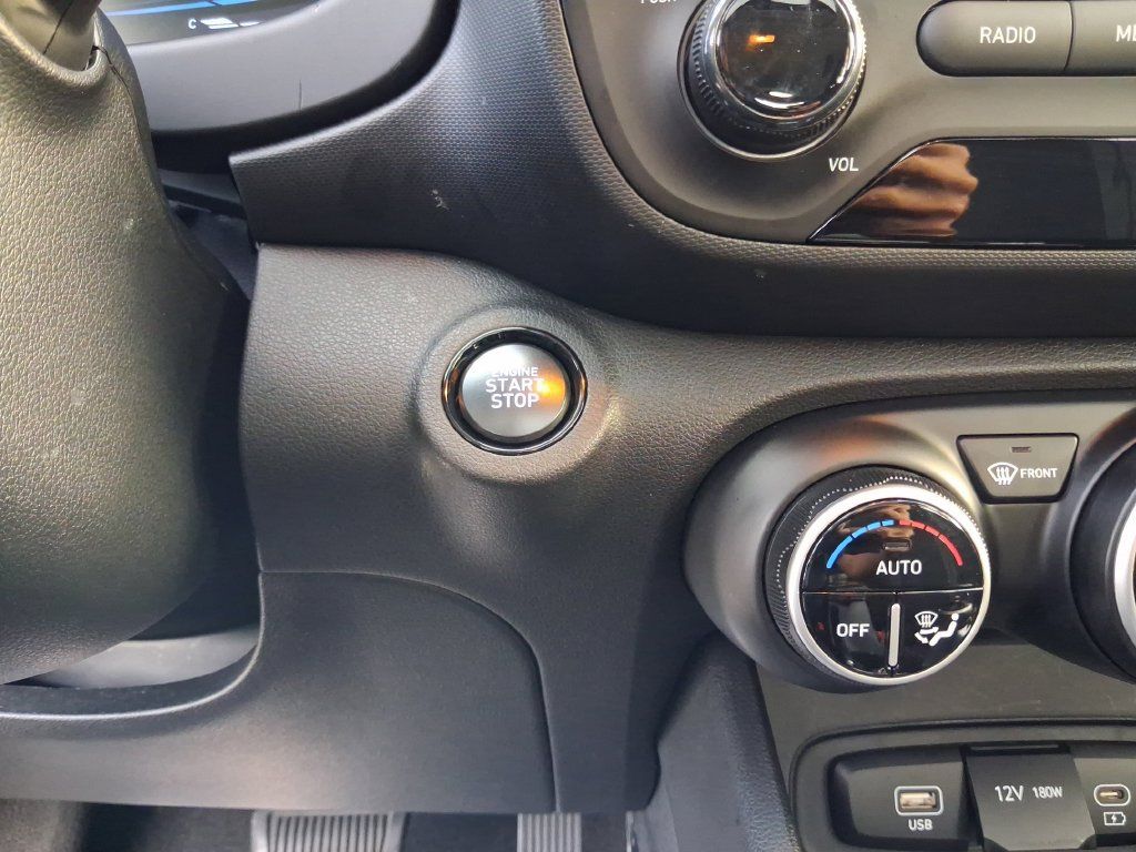 Used 2026 Hyundai Venue SEL FWD image 24
