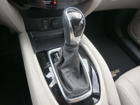 Used 2018 Nissan Rogue Sport SL FWD image 27