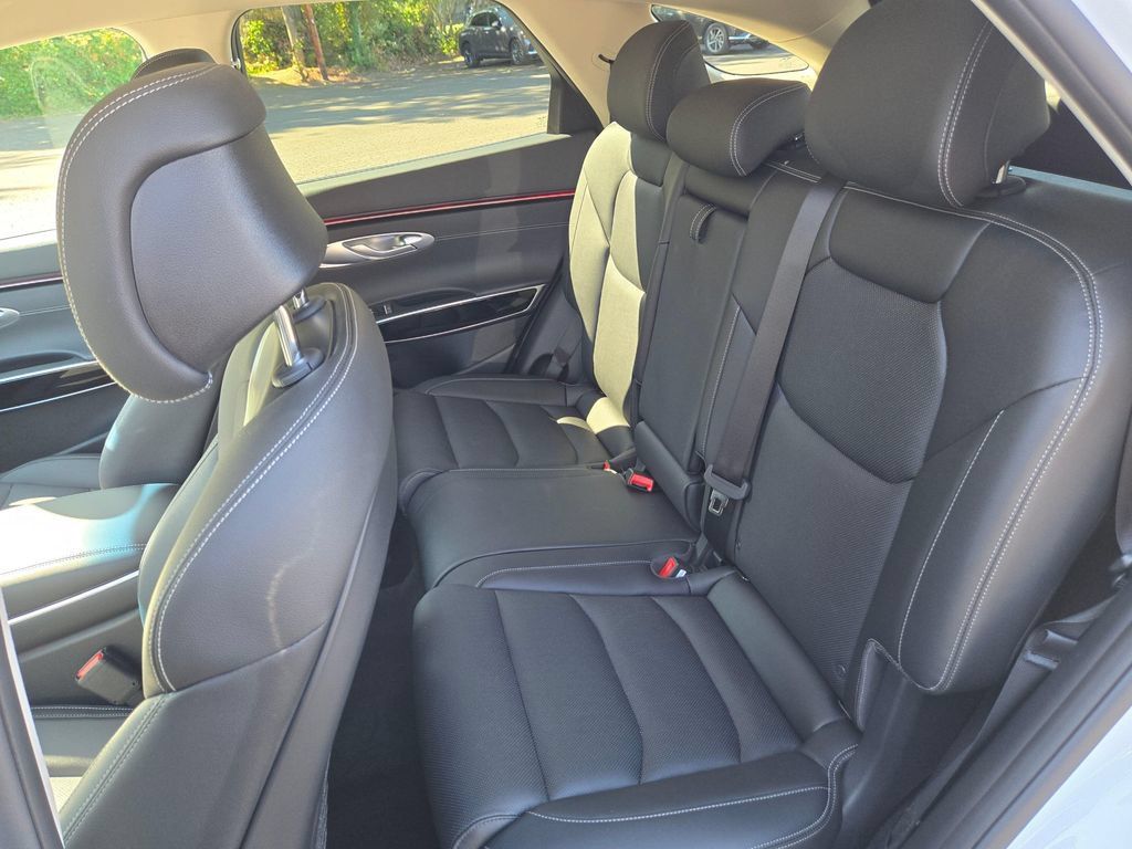 Used 2026 Genesis GV70 2.5T AWD/4WD image 17