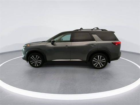 Used 2022 Nissan Pathfinder Platinum w/ Cargo Package image 9