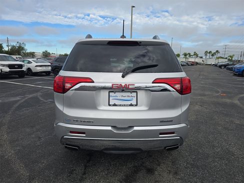 Used 2019 GMC Acadia Denali image 5
