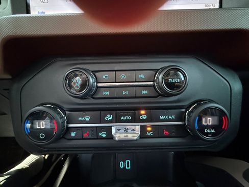 Used 2024 Ford Bronco Outer Banks AWD/4WD image 16