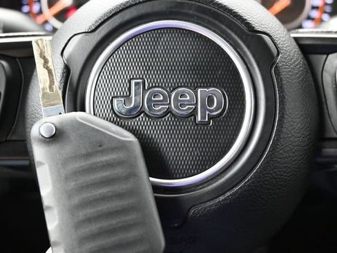 Used 2024 Jeep Wrangler Unlimited Sport AWD/4WD image 44