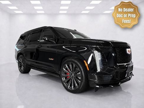 Used 2026 Cadillac Escalade V AWD/4WD image 3