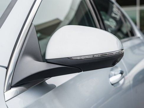 New 2025 Mercedes-Benz C 300 4MATIC Sedan image 17