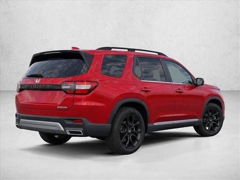 Used 2023 Honda Pilot TrailSport image 7