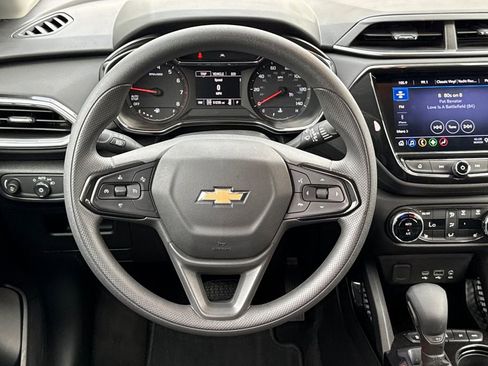 Certified 2023 Chevrolet TrailBlazer LT w/ Convenience Package AWD/4WD image 16