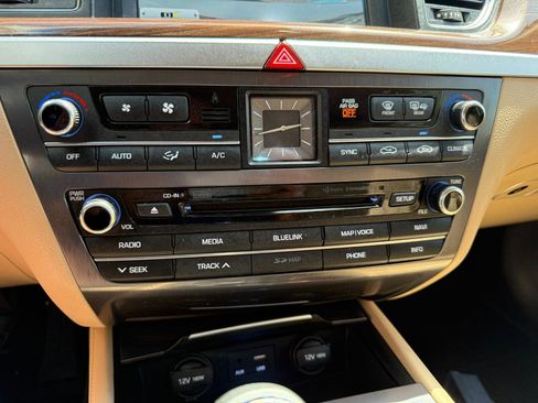 Used 2015 Hyundai Genesis 3.8 w/ Option Group 03 image 41