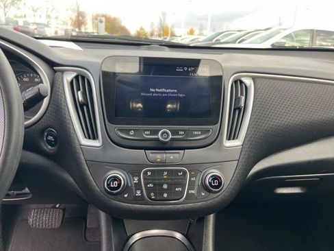 Used 2023 Chevrolet Malibu LT image 16