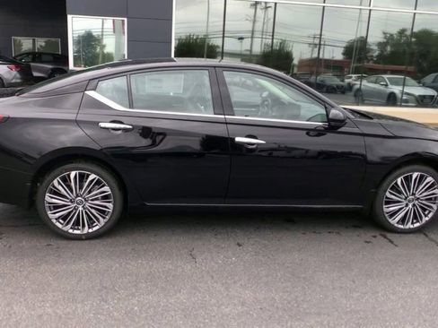 New 2025 Nissan Altima 2.5 SL image 11