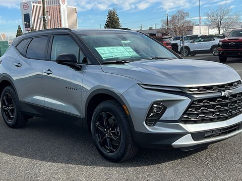 New 2025 Chevrolet Blazer LT w/ Convenience Package image 3