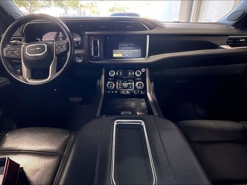 Used 2024 GMC Yukon XL Denali image 6