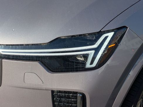 New 2026 Volvo XC90 B5 Plus w/ Protection Package image 10